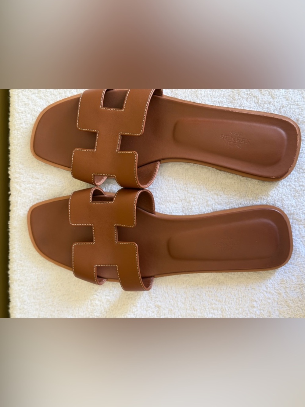 Hermes Iconic Oran Brown Slide Sandals - Picture 6 of 6